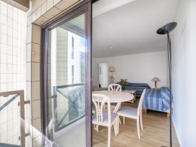 Vue salon depuis balcon